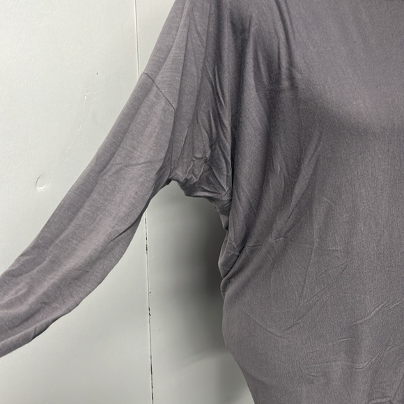 Athleta brand long sleeve tee. Very soft with dolman sleeves and round neckline - Picture 2 of 5